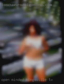 Open minded individual seeking in Kingsville, TX fun.